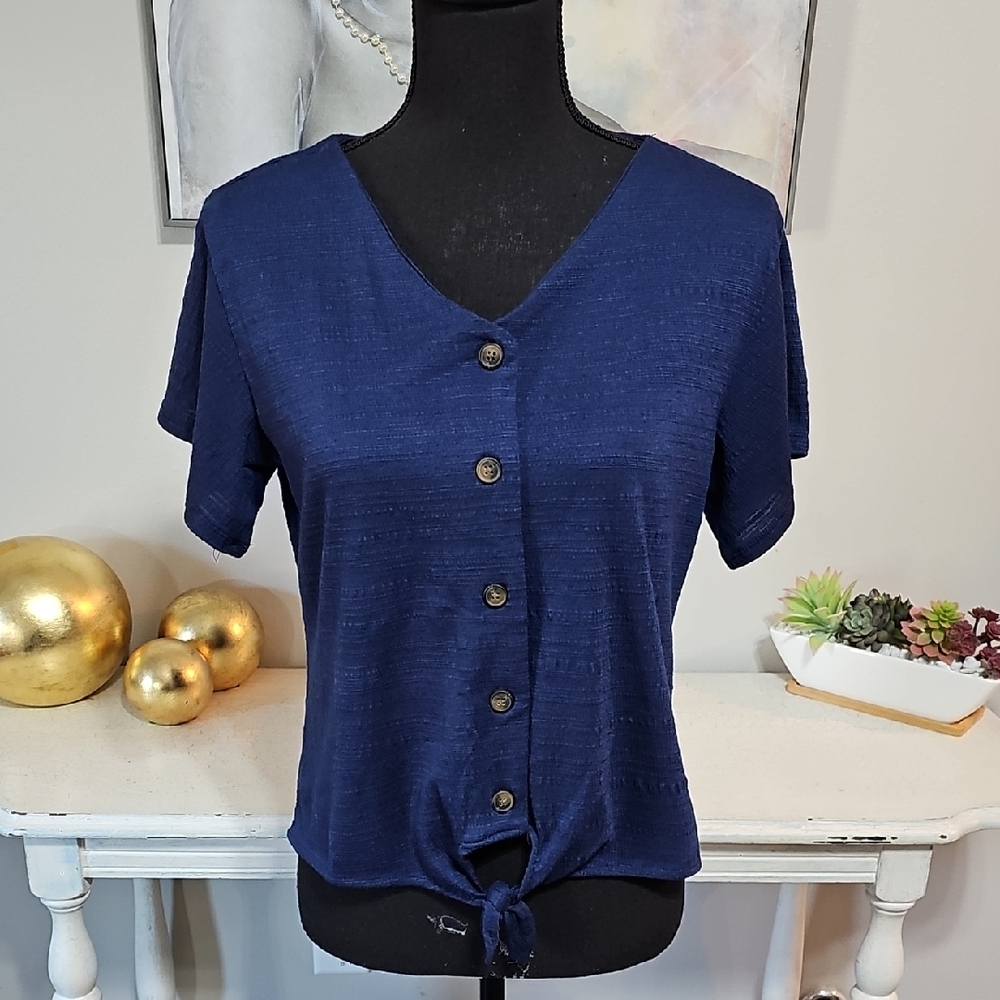 💙 Navy Blue Textured Tie-Front Button Down Top Medium